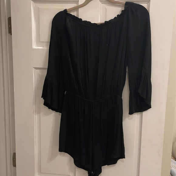 TopShop Black Off The Shoulder Crinkle Romper - Picture 7 of 7